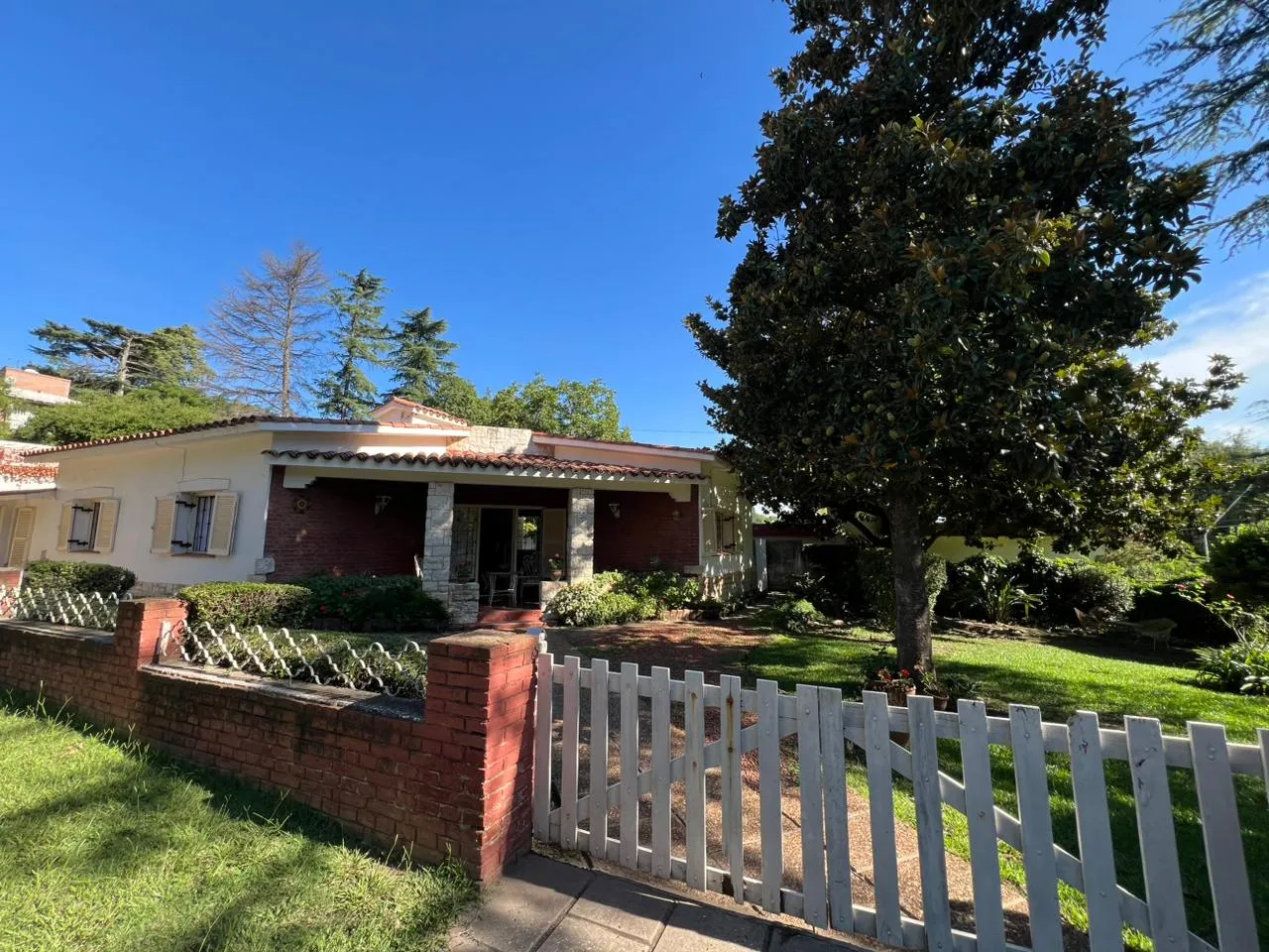 VENTA DE CASA EN AVENIDA SARMIENTO, RIO CEBALLOS, CORDOBA