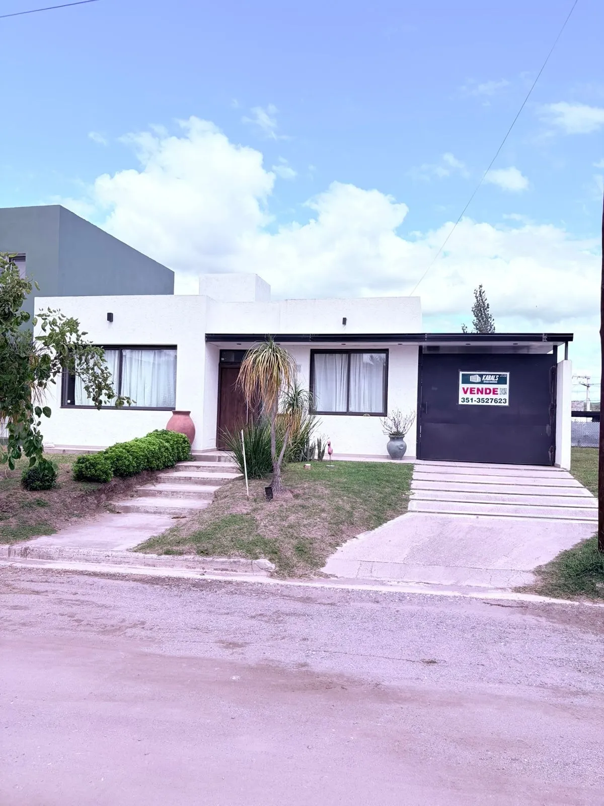 VENTA CASA TEJAS CUATRO- 60% ENTREGA. SALDO 8 CTAS.-3 DORMITORIOS