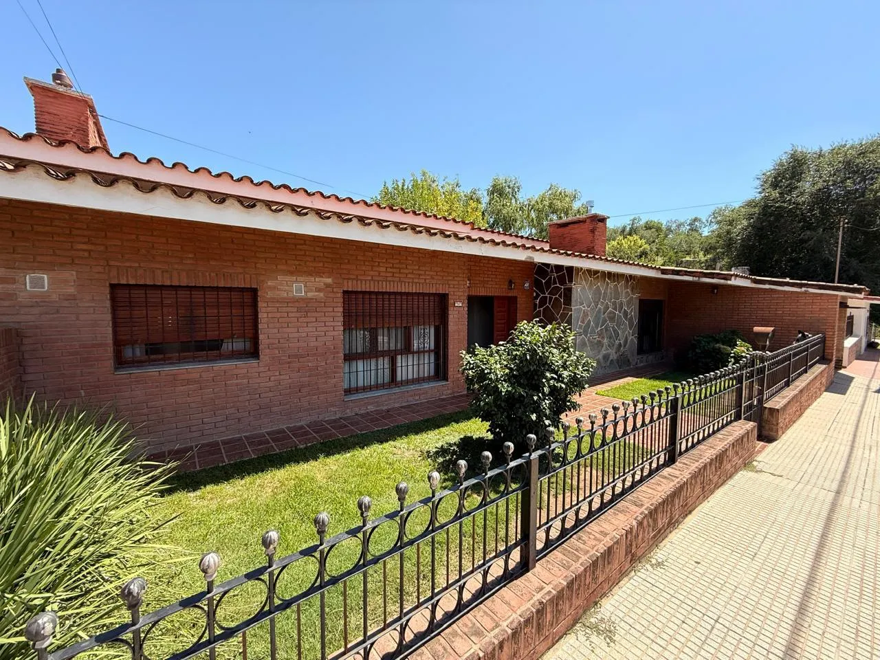 VENTA- CASA 3 DORMITORIOS- RÍO CEBALLOS
