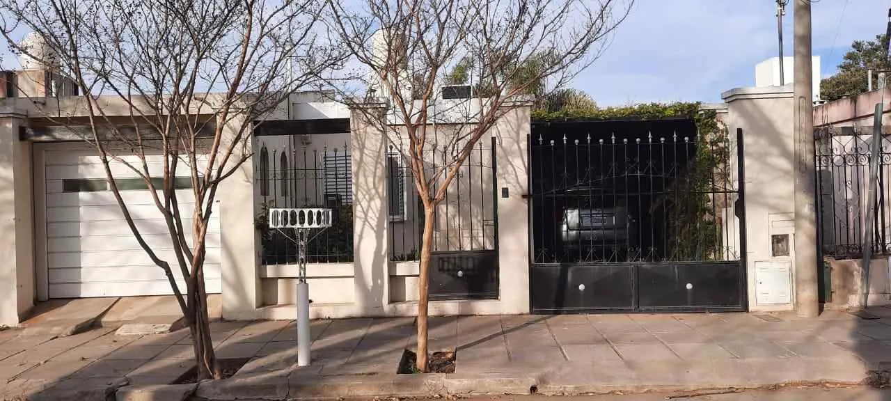 EXCELENTE CASA EN VENTA EN BARRIO INAUDI!!!