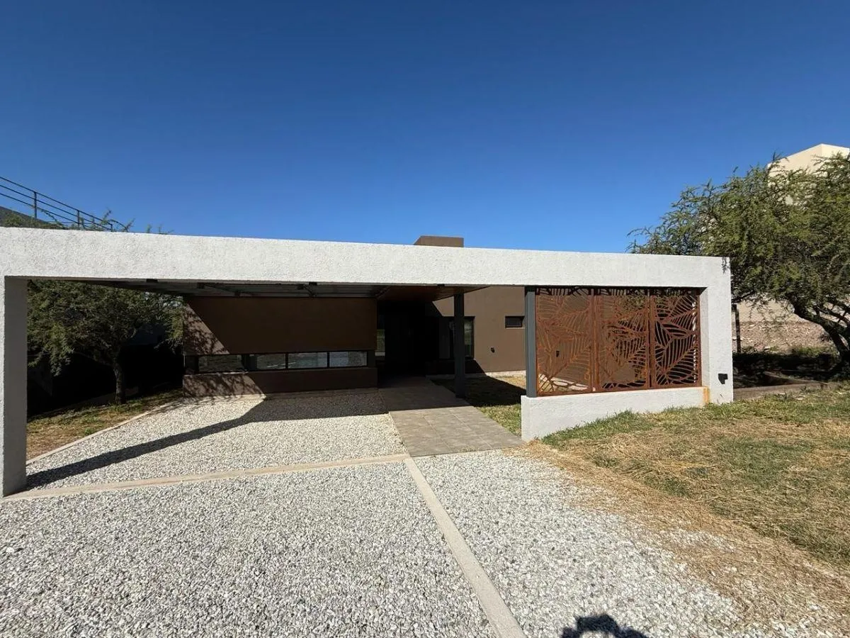 Barrio Cerrado Bela Vista - Venta Casa a Estrenar - 3 Dorm. (Ppal en Suite)