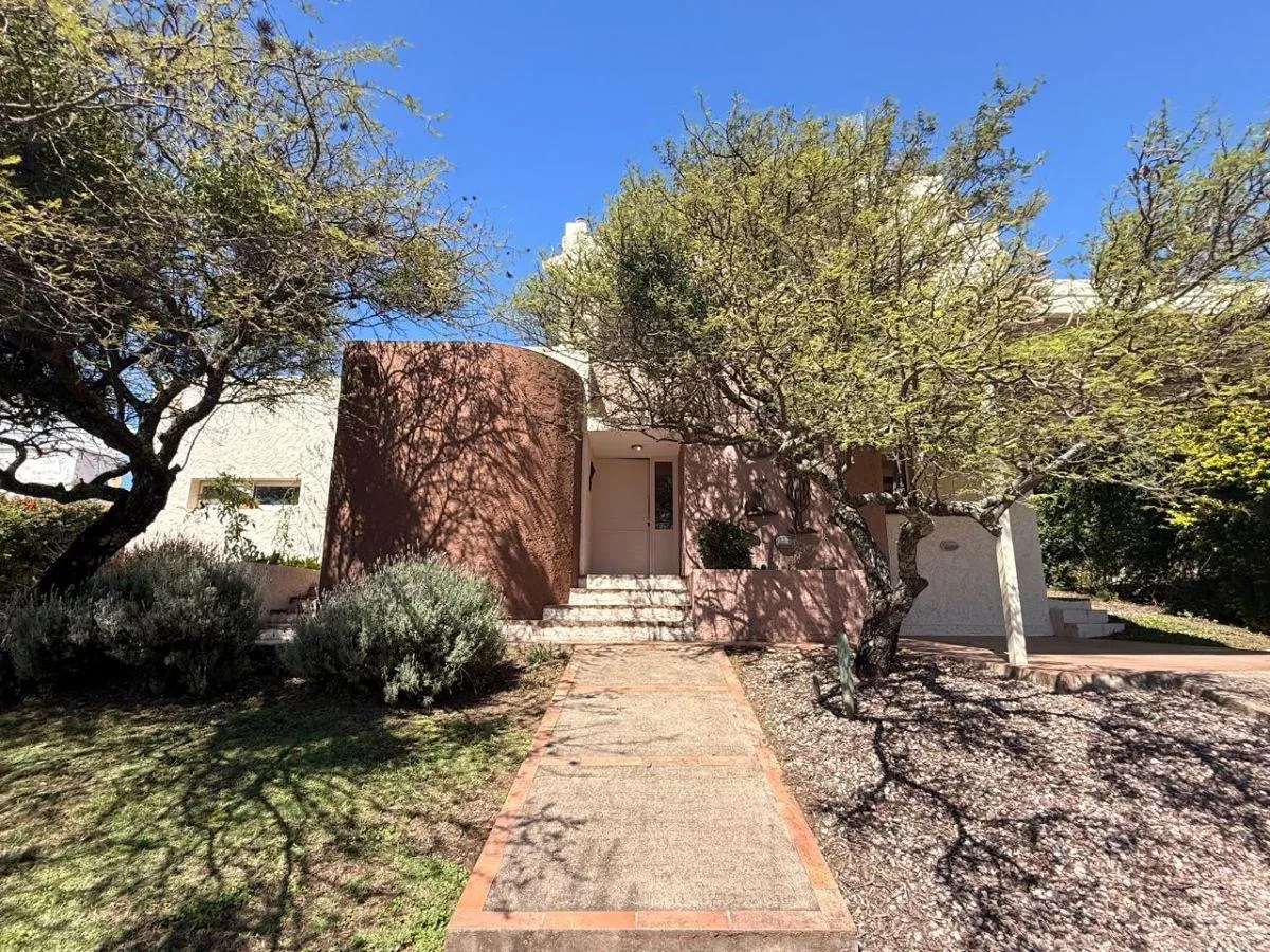Cinco Lomas - Venta Casa 2 Dorm / 2 Baños (Posib. 3/4 Dorm) + Escritorio y Gran