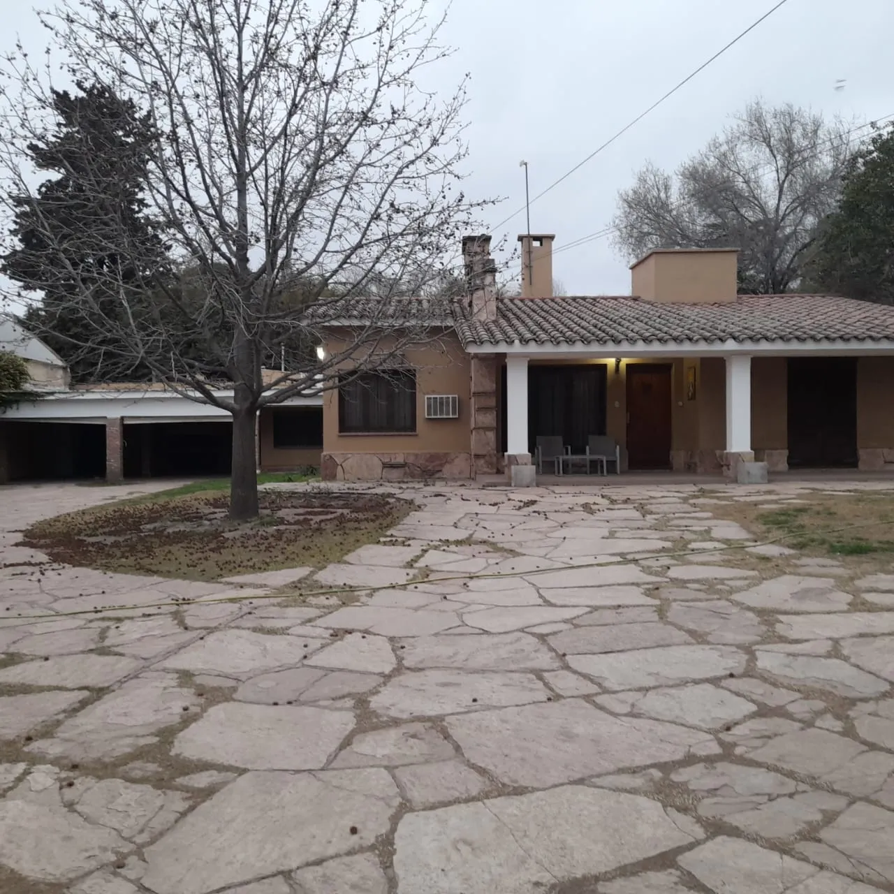 SE VENDE propiedad en Av Elpidio Gonzalez