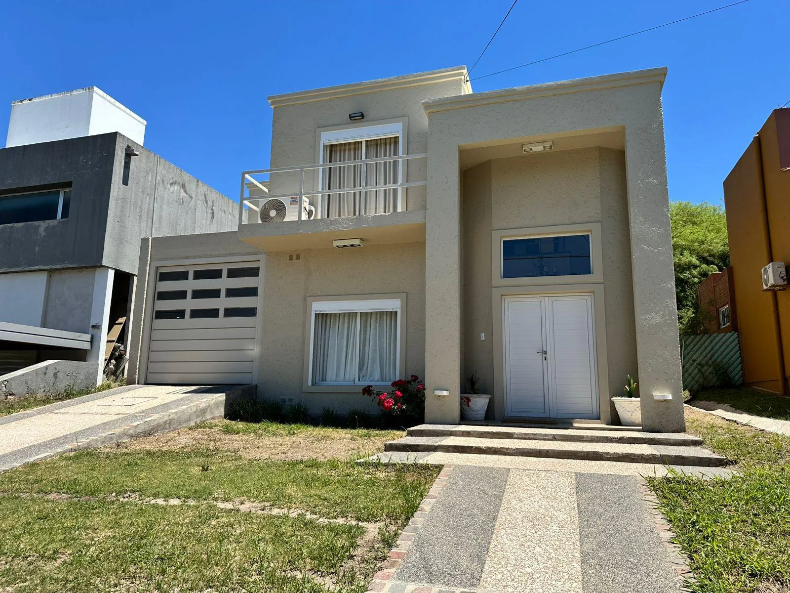 Casa en venta en La estanzuela, tres dormitorios, pileta