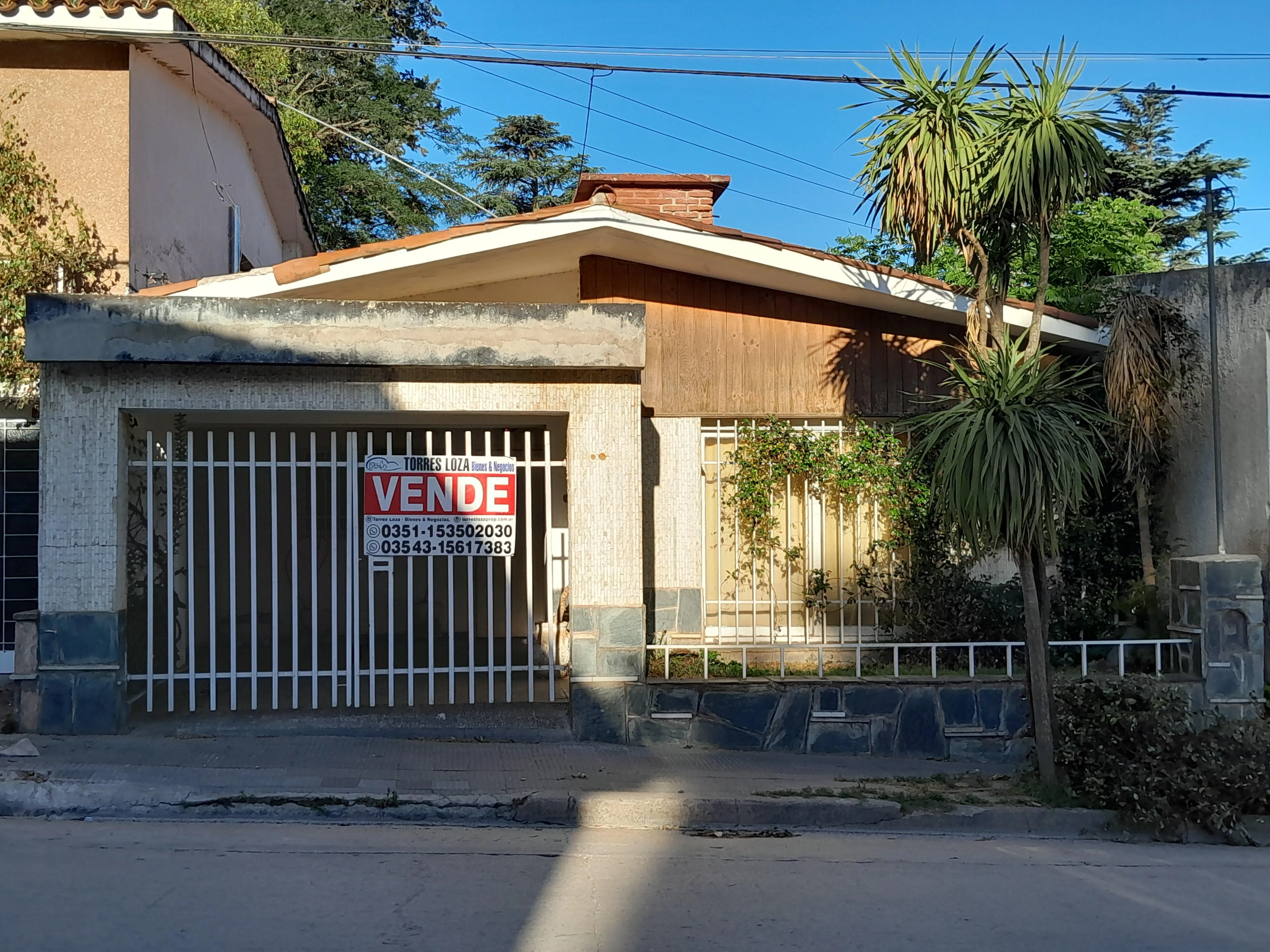 VENTA ! CASA CENTRICA 3 DORM RIO CEBALLOS