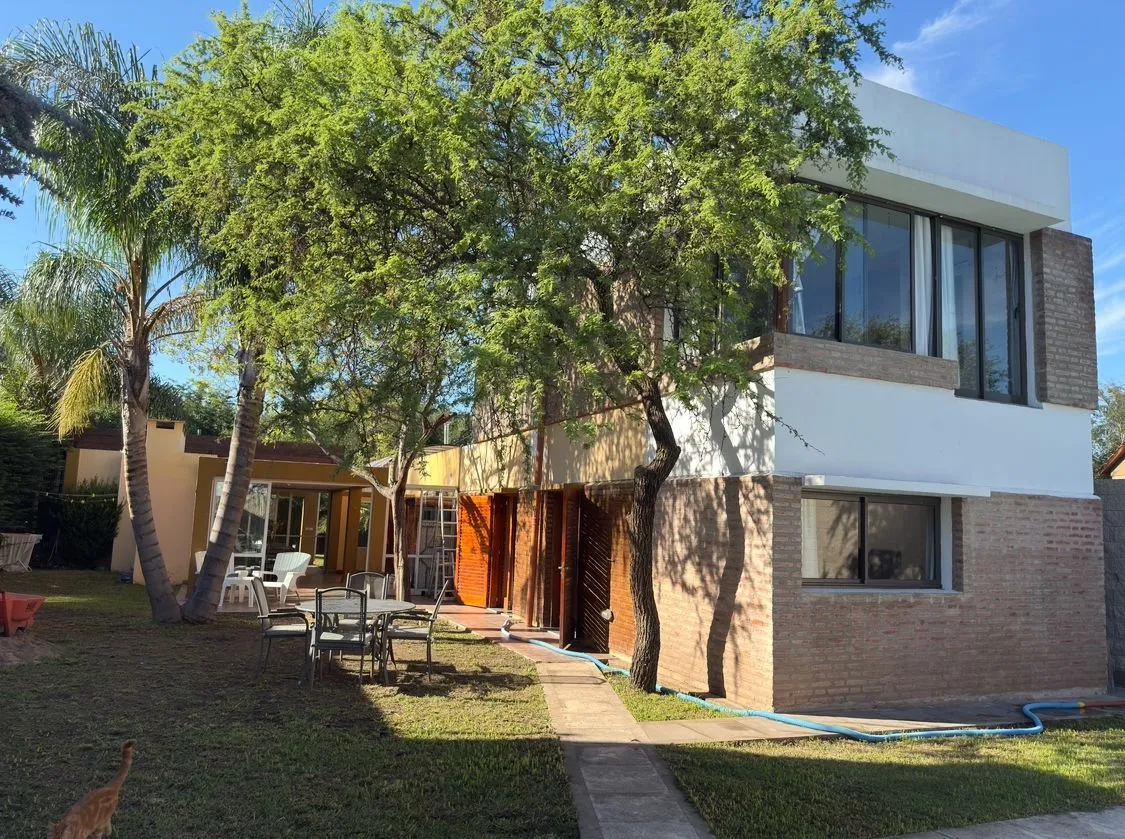 CASA A LA VENTA EN VILLA ALLENDE – BARRIO CONDOR ALTO