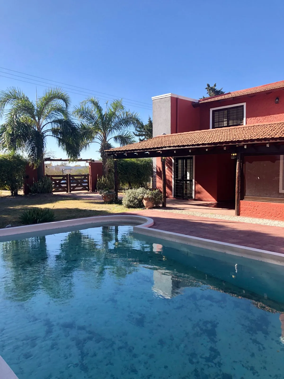 VENDO CASA VILLA ALLENDE 3 DORM 2 BAÑOS QUINCHO Y PILETA