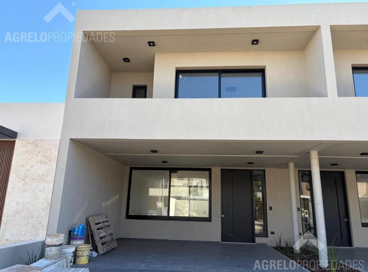 Casa · 190m² · 4 Ambientes · 2 Cocheras