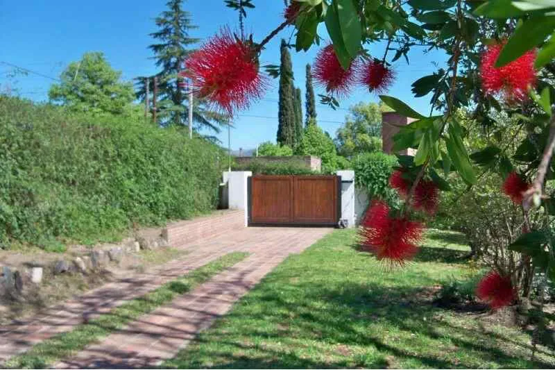 CASA A LA VENTA EN VILLA ALLENDE – BARIO CONDOR ALTO