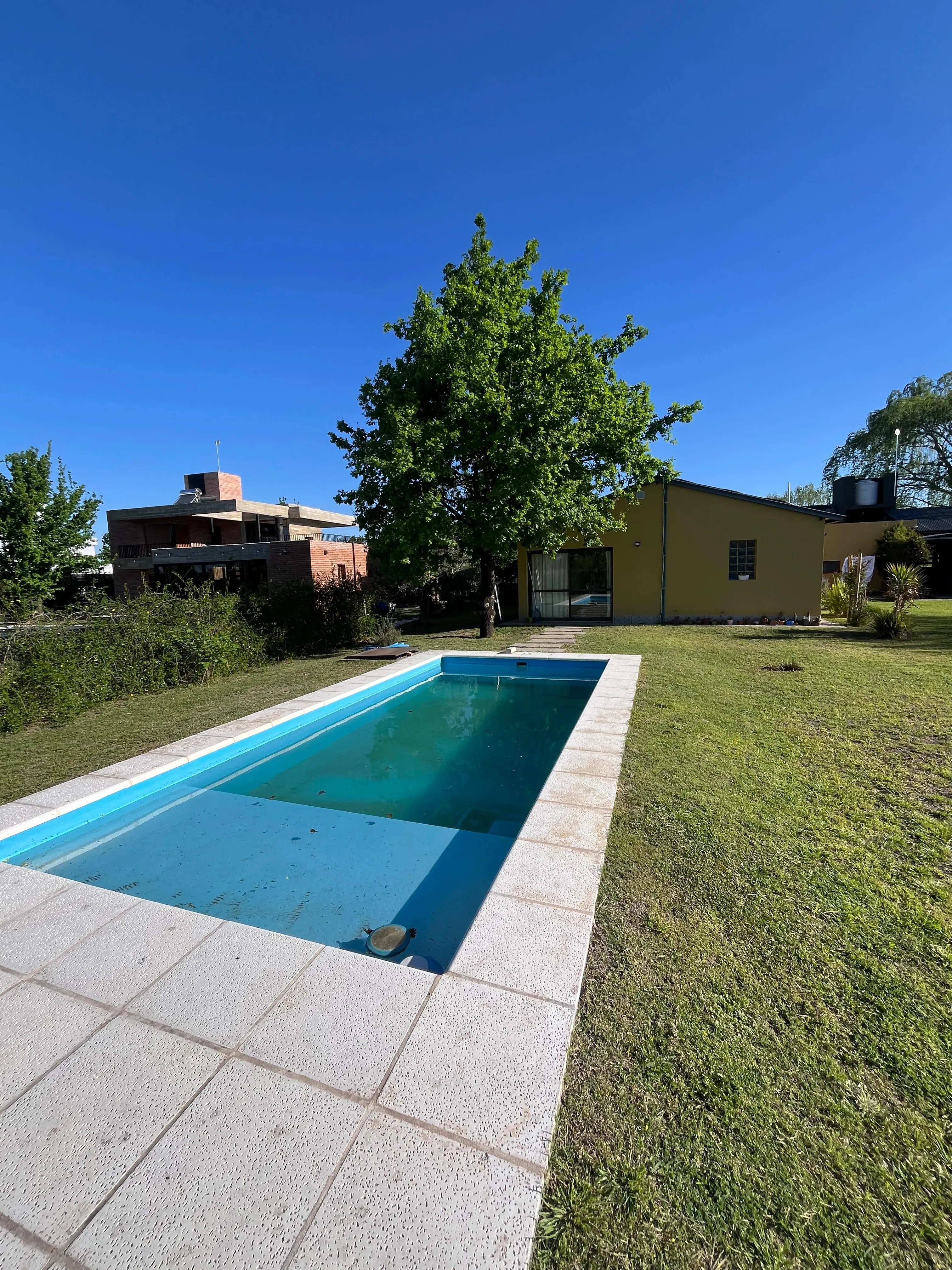 Venta: Casa de Categoría - 3 Dormitorios-Patio y Pileta-Valle del Golf-Malagueño