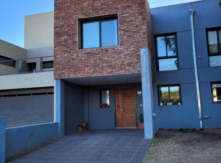 Casa · 138m² · 6 Ambientes