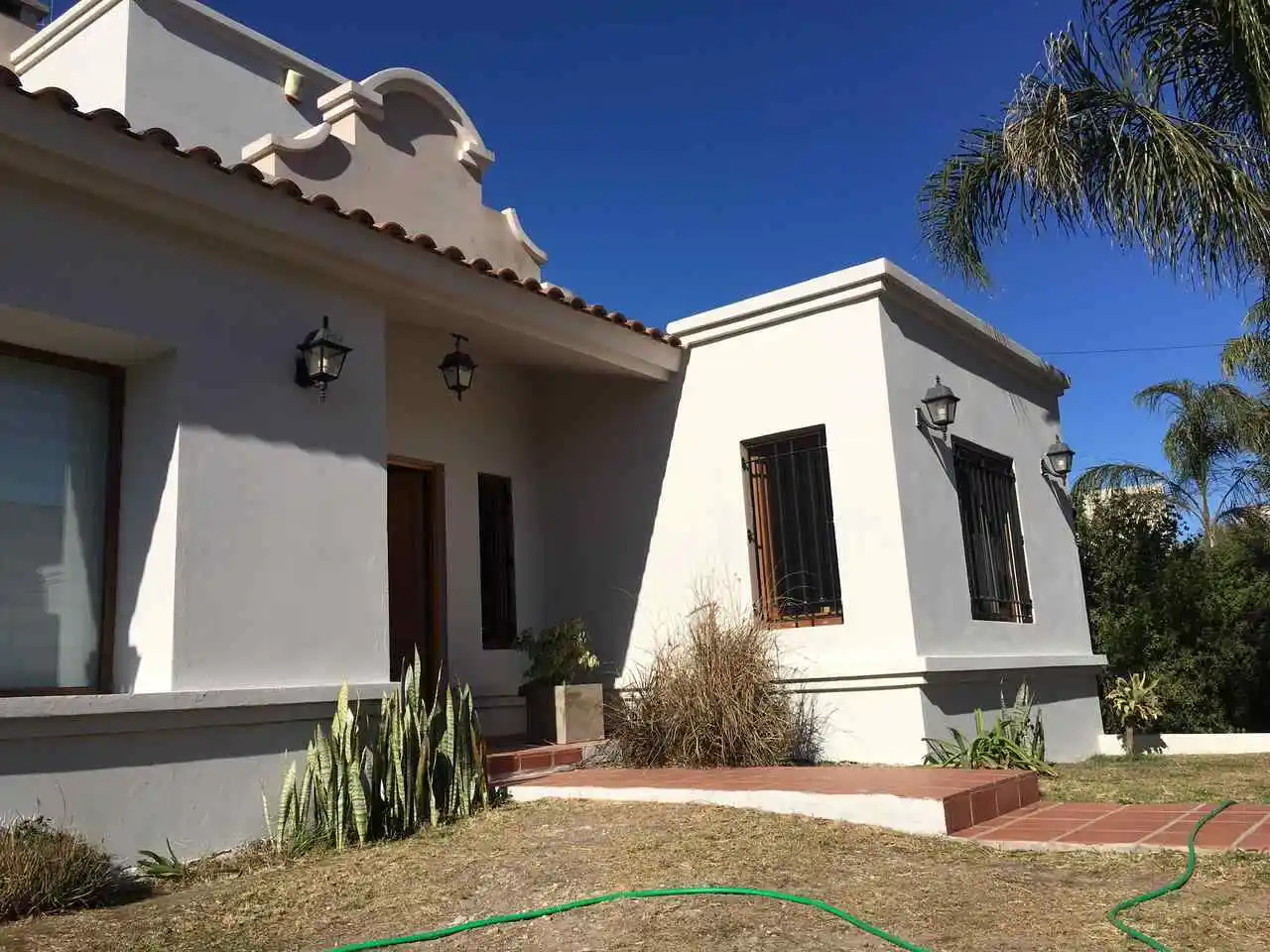 CASA A LA VENTA EN BARRIO CUMBRES - VILLA ALLENDE