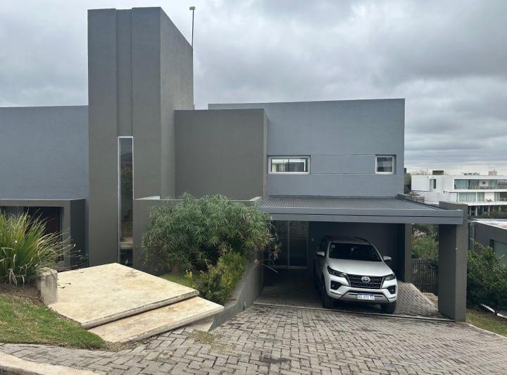 Casa · 400m² · 8 Ambientes · 2 Cocheras