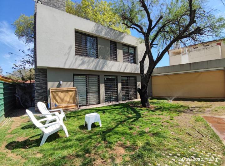Casa · 137m² · 4 Ambientes · 1 Cochera