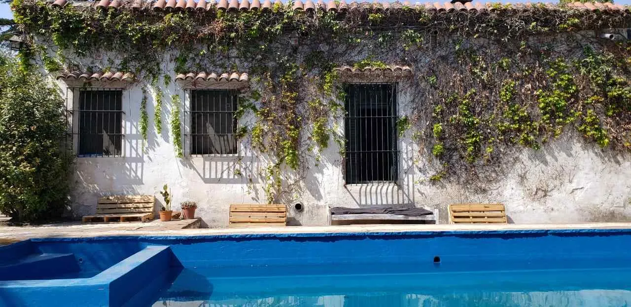 Casona Art Noveau Villa Allende. Ideal inversores.