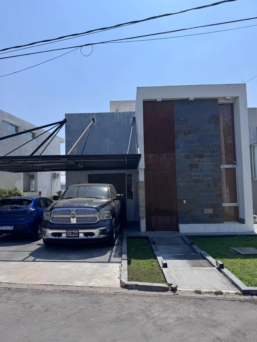 CASA DE 3 DORMITORIOS EN VENTA LA ESTANZUELA ll