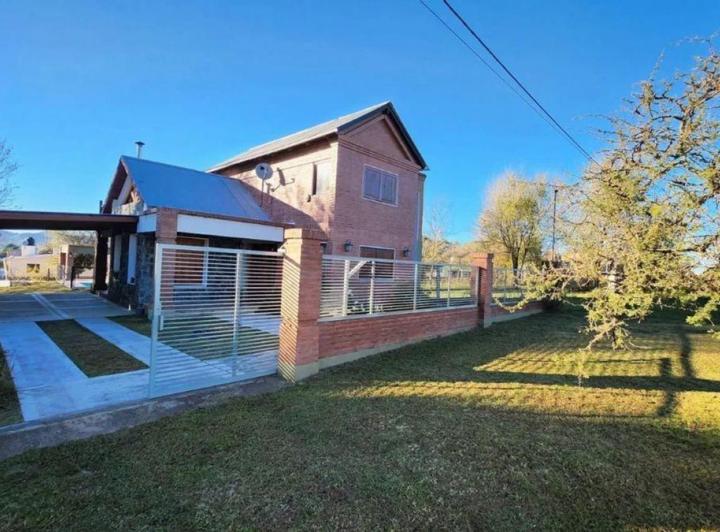 Casa · 122m² · 1 Ambiente · 1 Cochera