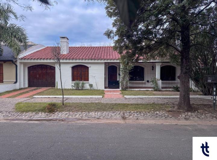 Casa · 175m² · 6 Ambientes · 2 Cocheras