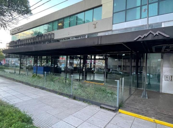 Local comercial · 400m² · 4 Ambientes · 1 Cochera
