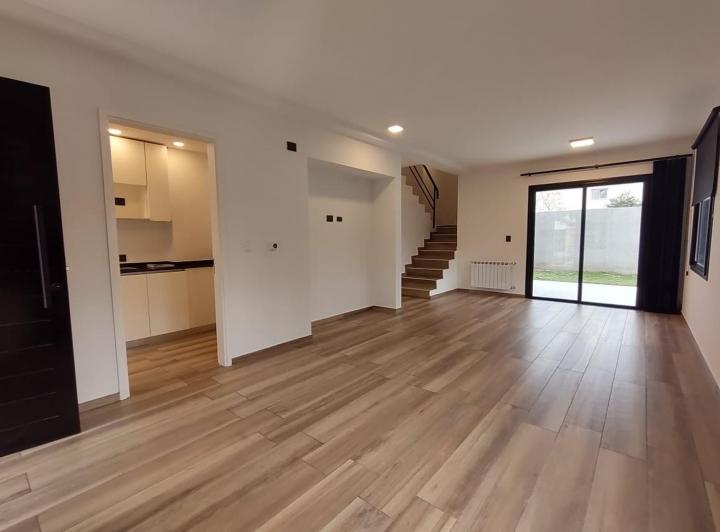 Casa · 154m² · 4 Ambientes · 2 Cocheras