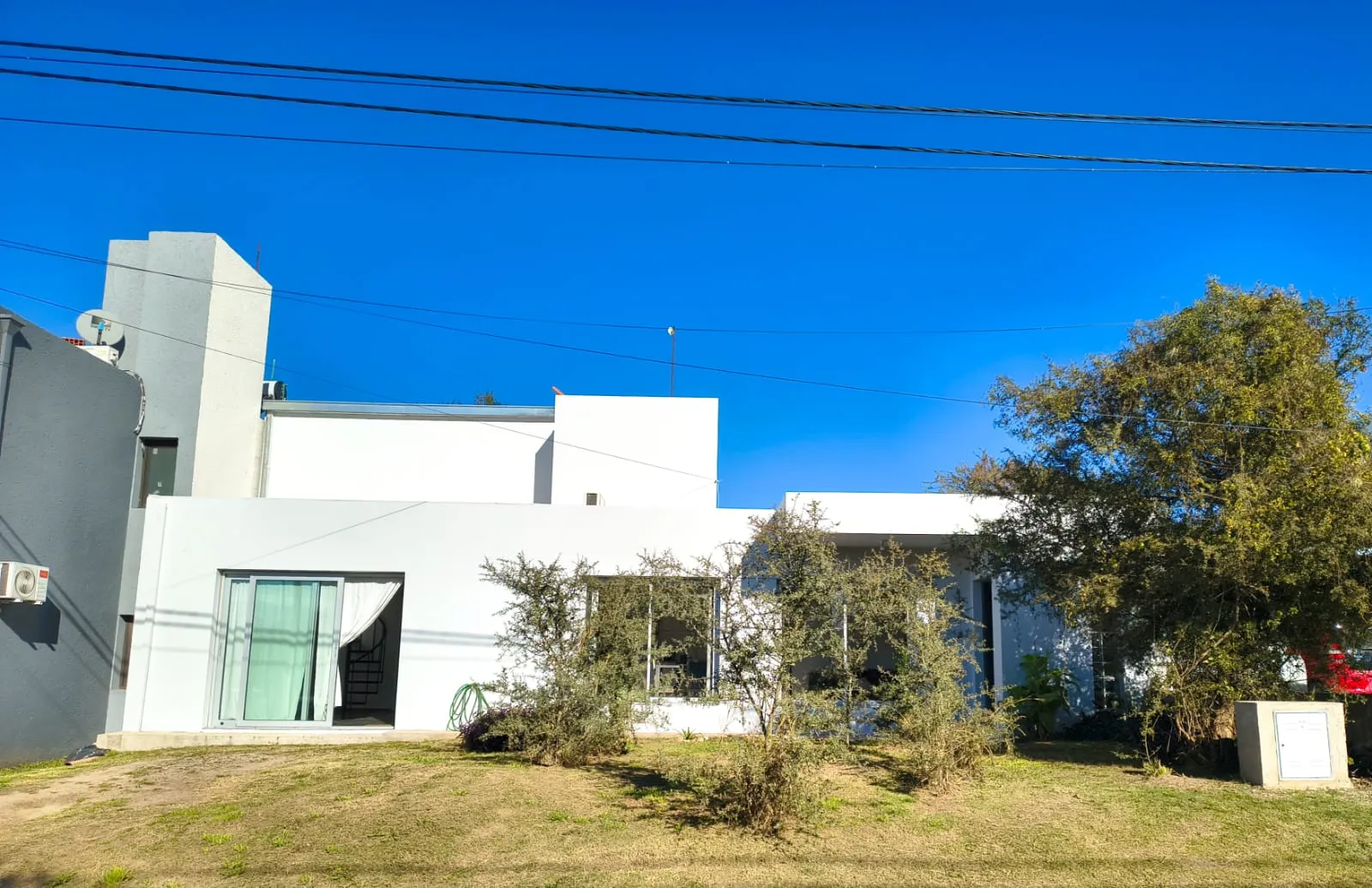 VILLA CATALINA PROPIEDAD 3 DORM ( 2 EN PB) SE VENDE ESCRITURA CERCA DE LA PLAZA