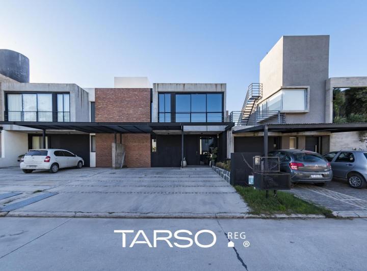 Casa · 175m² · 5 Ambientes · 2 Cocheras