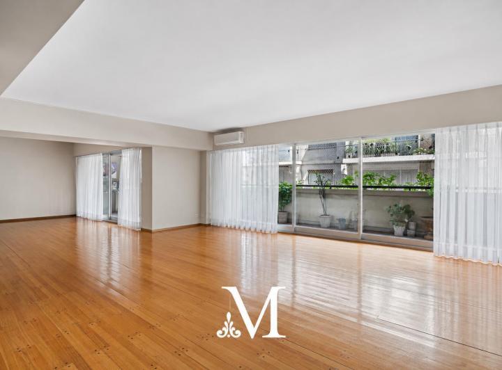 Departamento · 250m² · 5 Ambientes · 2 Cocheras