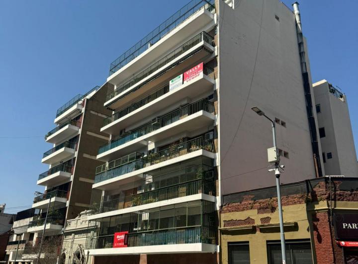 Departamento · 230m² · 5 Ambientes · 1 Cochera