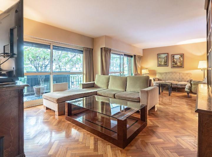 Departamento · 240m² · 5 Ambientes · 1 Cochera