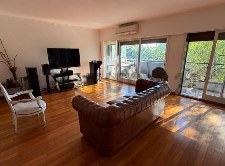 Departamento · 201m² · 5 Ambientes · 1 Cochera