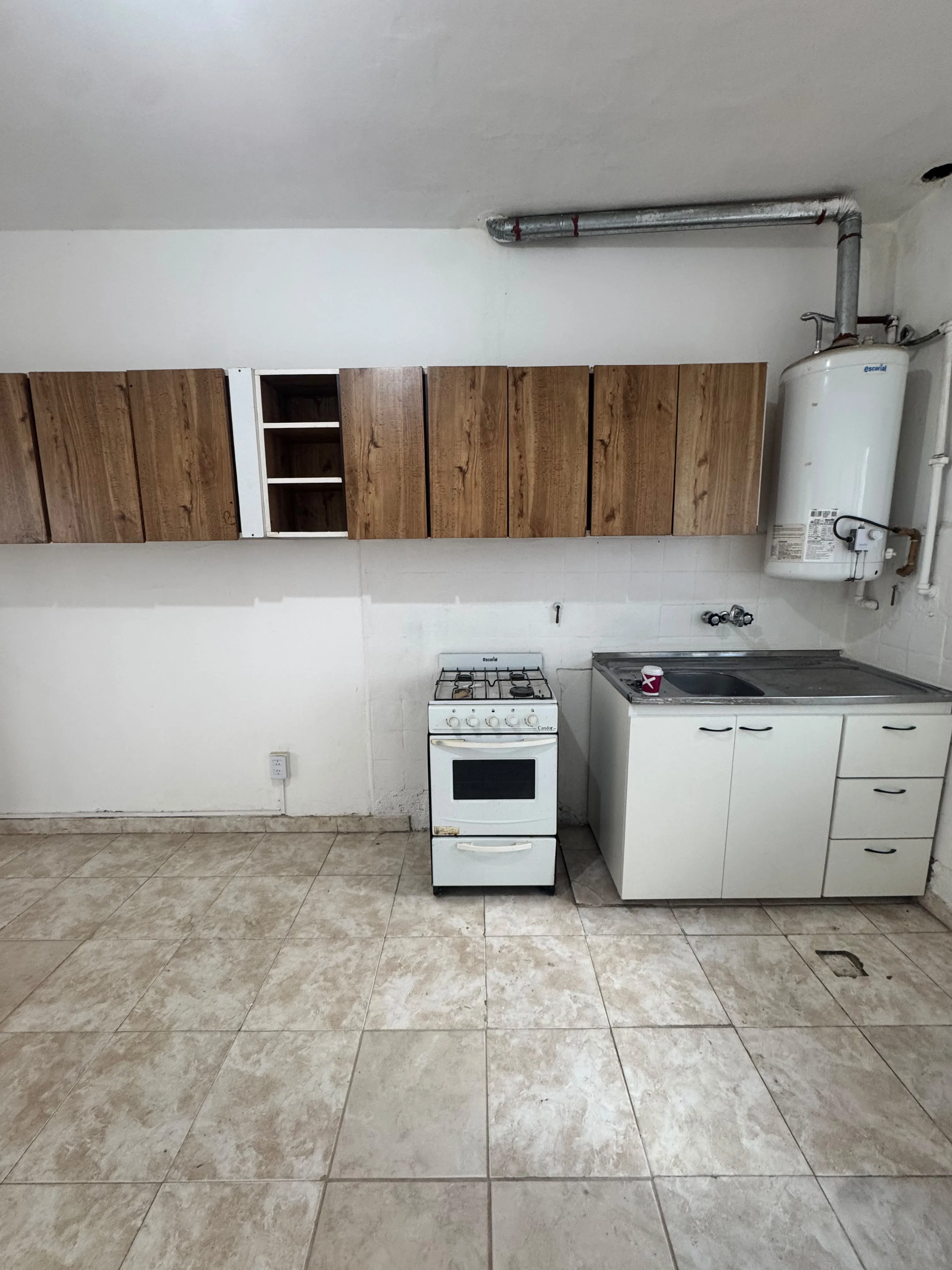 Alquilo dos dormitorios con patio en Alta Cordoba