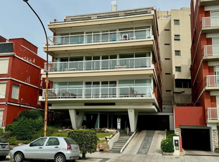 Departamento · 216m² · 5 Ambientes · 2 Cocheras