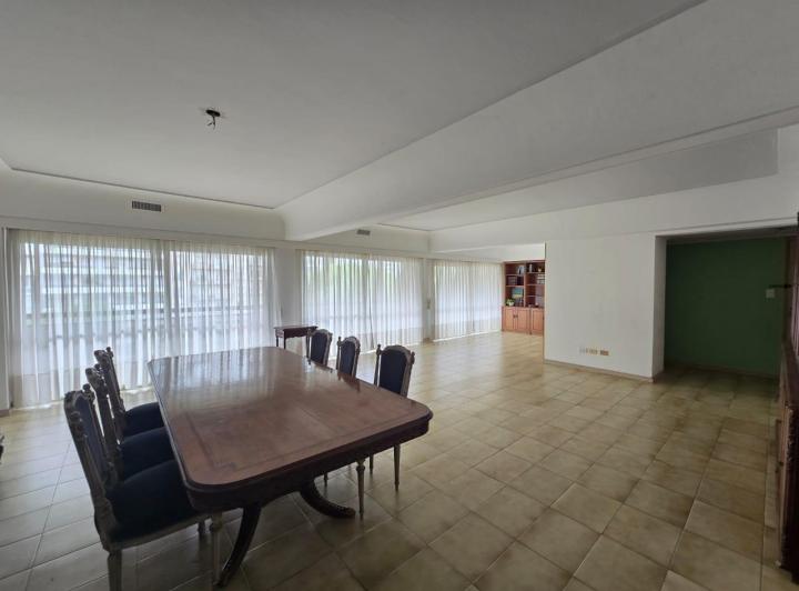 Departamento · 180m² · 5 Ambientes · 2 Cocheras