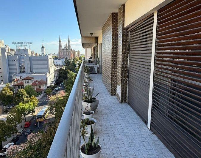 Departamento · 245m² · 6 Ambientes · 2 Cocheras