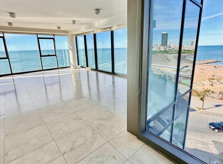 Departamento · 350m² · 6 Ambientes · 2 Cocheras