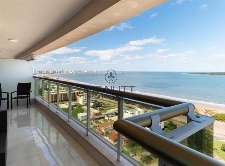 Departamento · 300m² · 5 Ambientes · 2 Cocheras