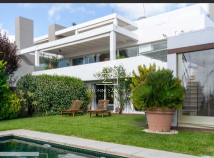 Departamento · 192m² · 5 Ambientes · 1 Cochera