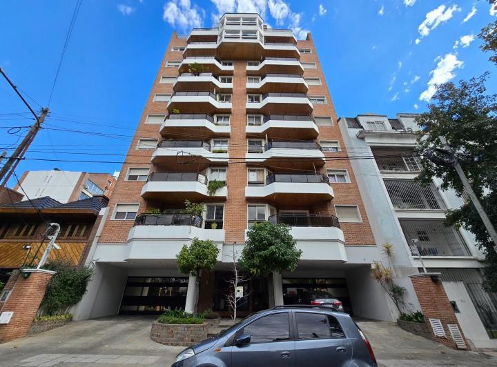 Departamento · 237m² · 6 Ambientes · 4 Cocheras