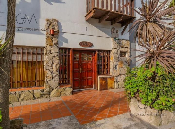 Departamento · 400m² · 10 Dormitorios · 1 Cochera