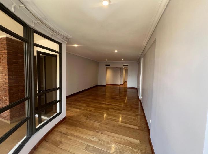 Departamento · 140m² · 5 Ambientes · 1 Cochera