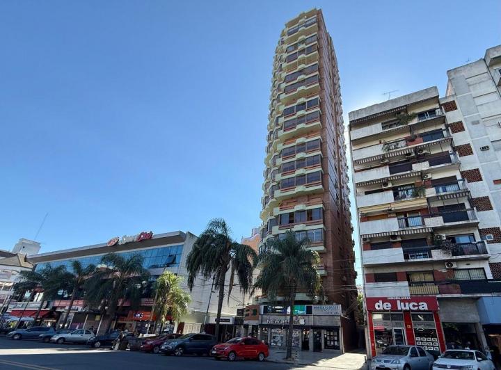 Departamento · 200m² · 6 Ambientes · 2 Cocheras