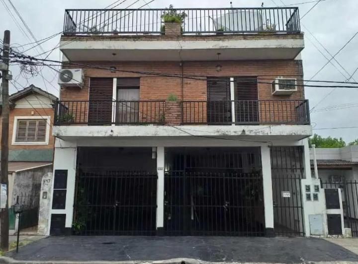 Departamento · 240m² · 6 Ambientes · 1 Cochera