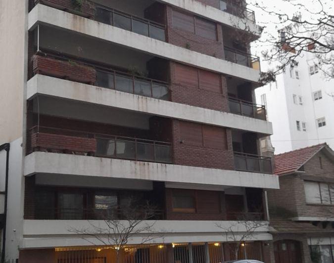 Departamento · 200m² · 5 Ambientes · 2 Cocheras