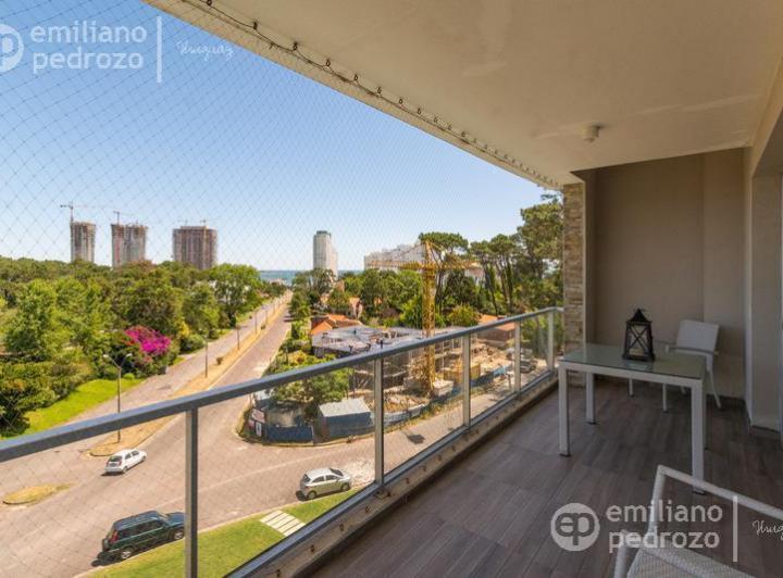 Departamento · 104m² · 6 Ambientes · 2 Cocheras