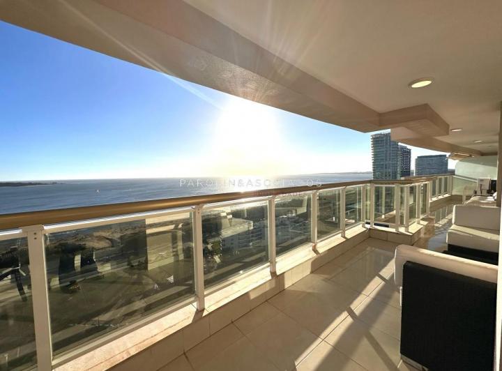Departamento · 200m² · 5 Ambientes · 1 Cochera