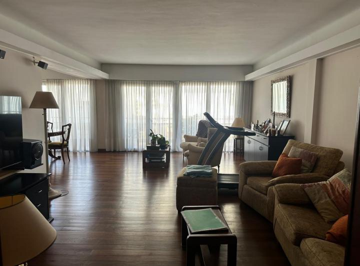 Departamento · 158m² · 5 Ambientes · 1 Cochera