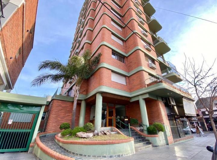 Departamento · 170m² · 6 Ambientes · 2 Cocheras