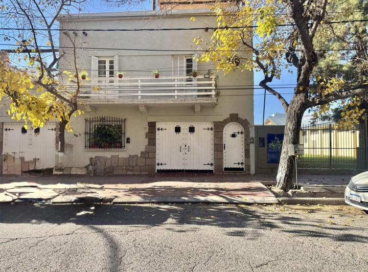 Departamento · 163m² · 7 Ambientes · 1 Cochera