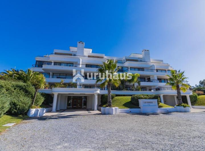 Departamento · 215m² · 5 Ambientes · 1 Cochera