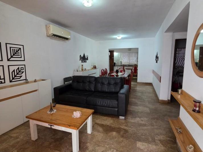 Departamento · 180m² · 8 Ambientes